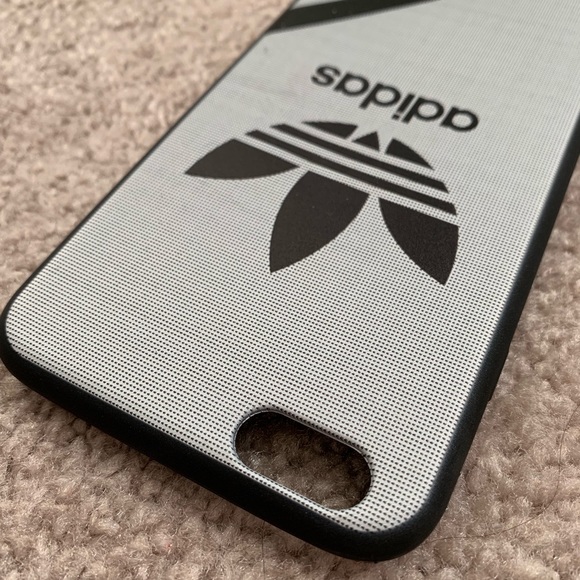 [NEW] iPhone Adidas Soft Silicone Phone Case - Picture 3 of 5